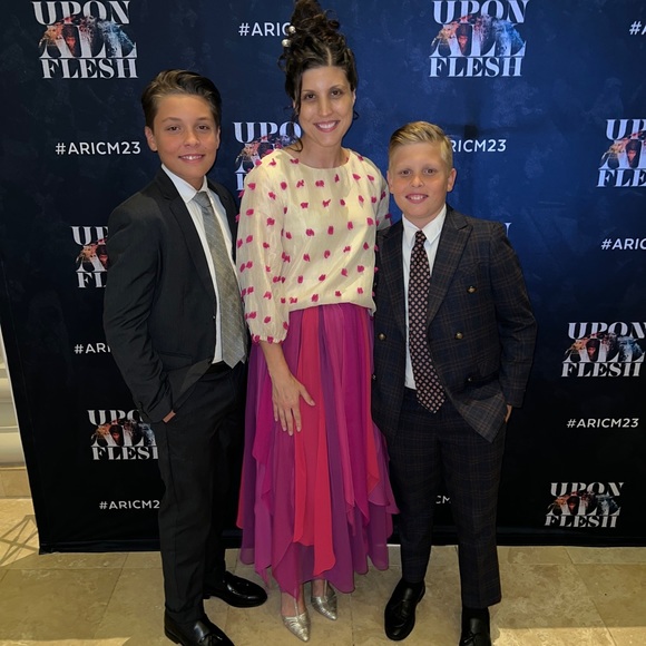 Meet Your Posher - Picture 3 of 5